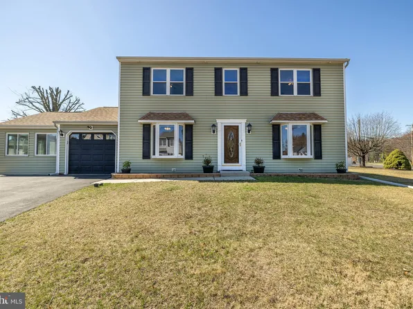 2205 Lillian Dr, Bensalem, PA 19020