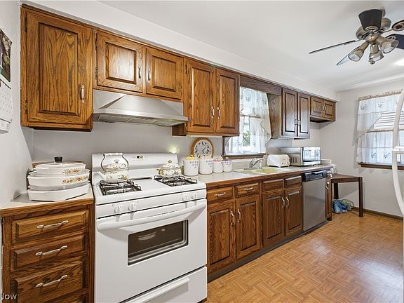 5th image of 1428 Youll St