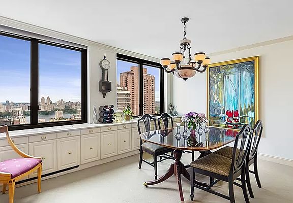 4th image of 115 E 87th St APT 27B