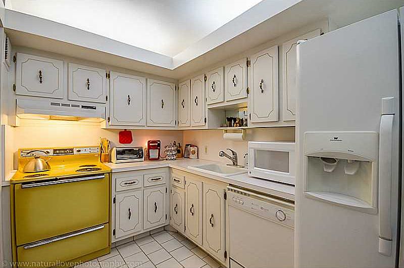 2nd image of 3375 N Country Club Dr #8005