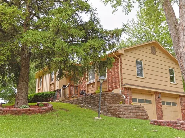 12019 E 39th Ter S, Independence, MO 64052