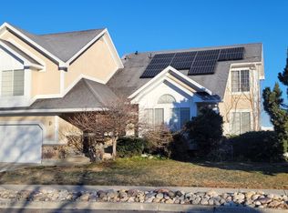 2415 E Willow Hills Dr, Sandy, UT 84093