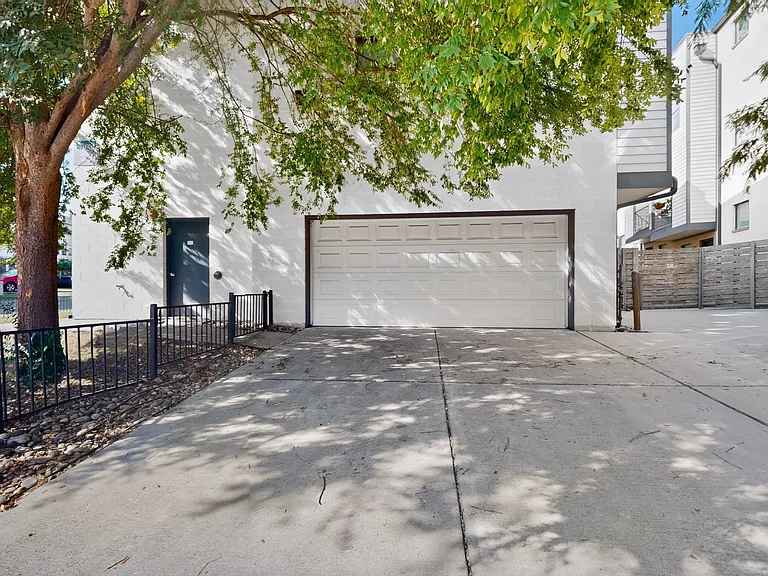 4950 Cedar Springs Rd #301 — Photo 21
