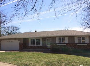 2215 Cordova Ct, Pekin, IL 61554