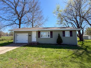 256 E 2nd St, Marshfield, MO 65706