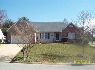 101 Brook Ct, Waynesboro, VA 22980