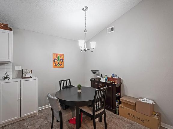 4th image of 237 Teakwood Ln