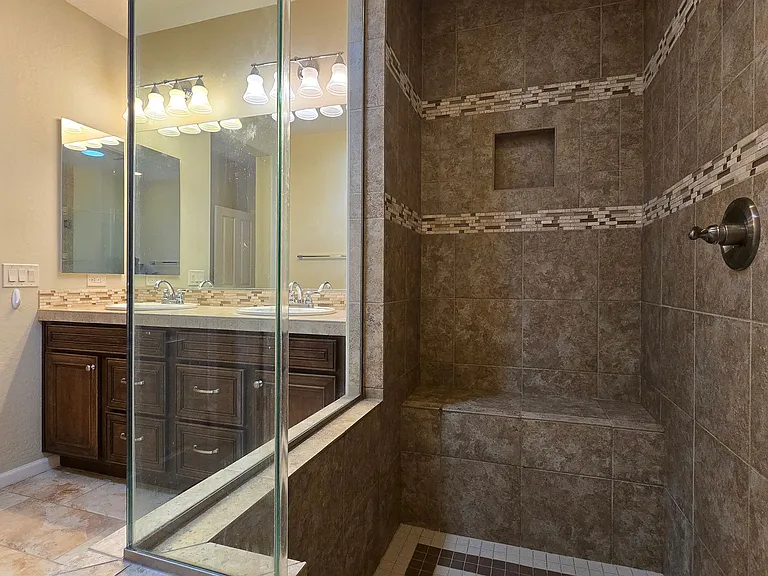 16374 W Amelia Dr — Photo 14