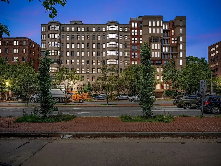 2515 K St NW #609 — Photo 16