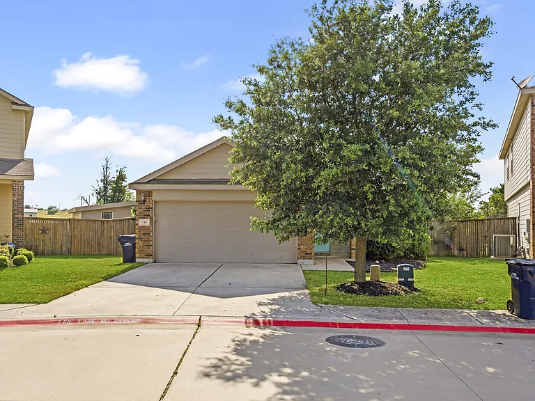 244 Circle Way — Photo 3