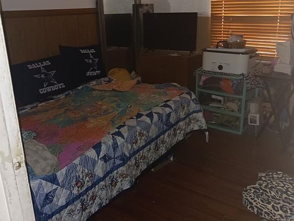 5th image of 866 Prosper St
