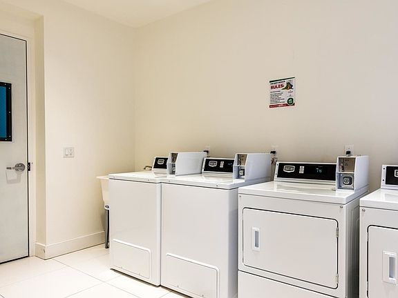 4th image of 185 Leonard St #1J