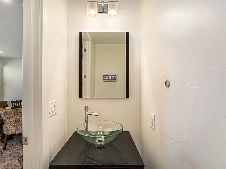 3315 W Hayward Pl — Photo 9