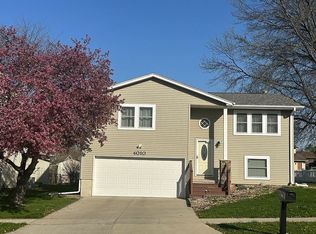 4010 Heritage Rd, Cedar Falls, IA 50613