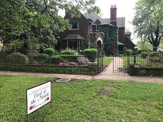 1st image of 1043 W Main St
