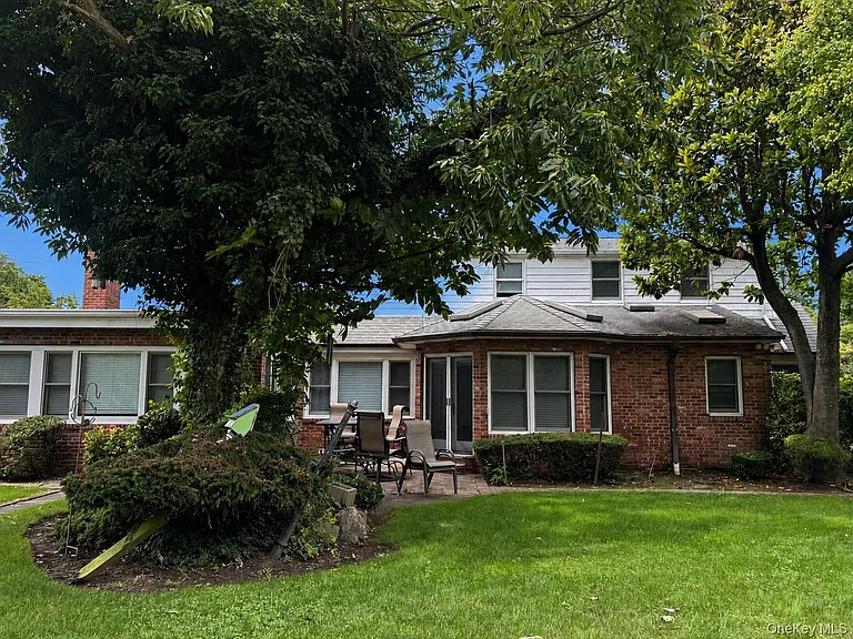126 Hillside Ave — Photo 21