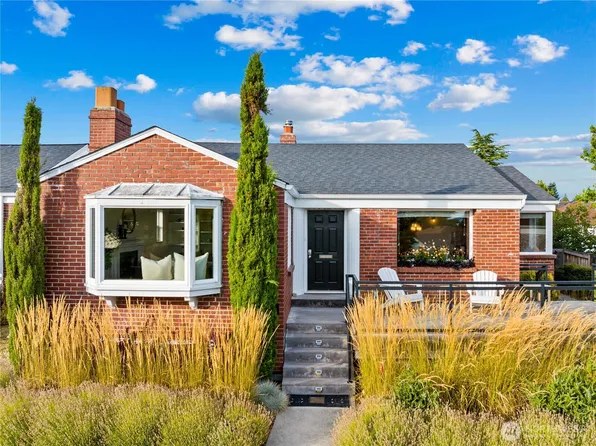 1946 Edgemont Place W, Seattle, WA 98199