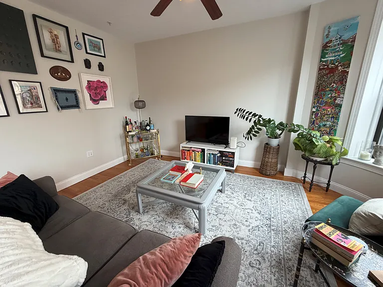 3 Sutherland Rd #2 — Photo 5