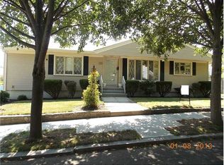 122 Swift St, Providence, RI 02904