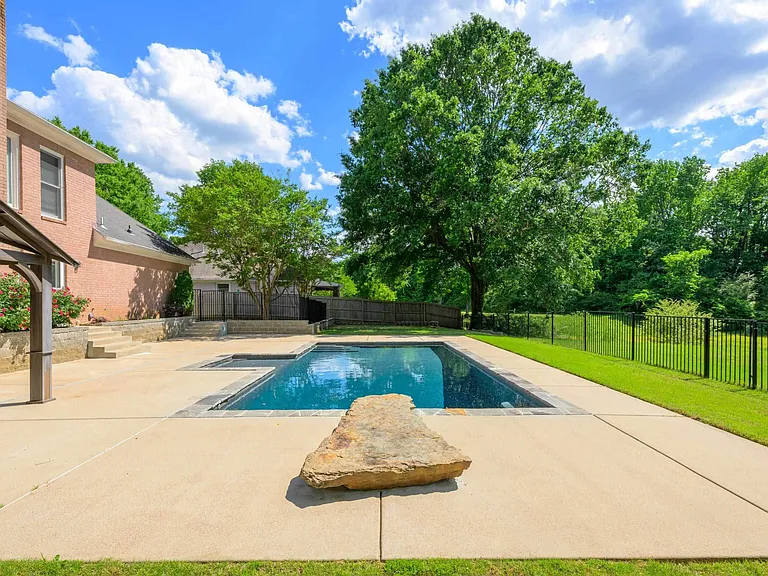 895 Joe Dr — Photo 3