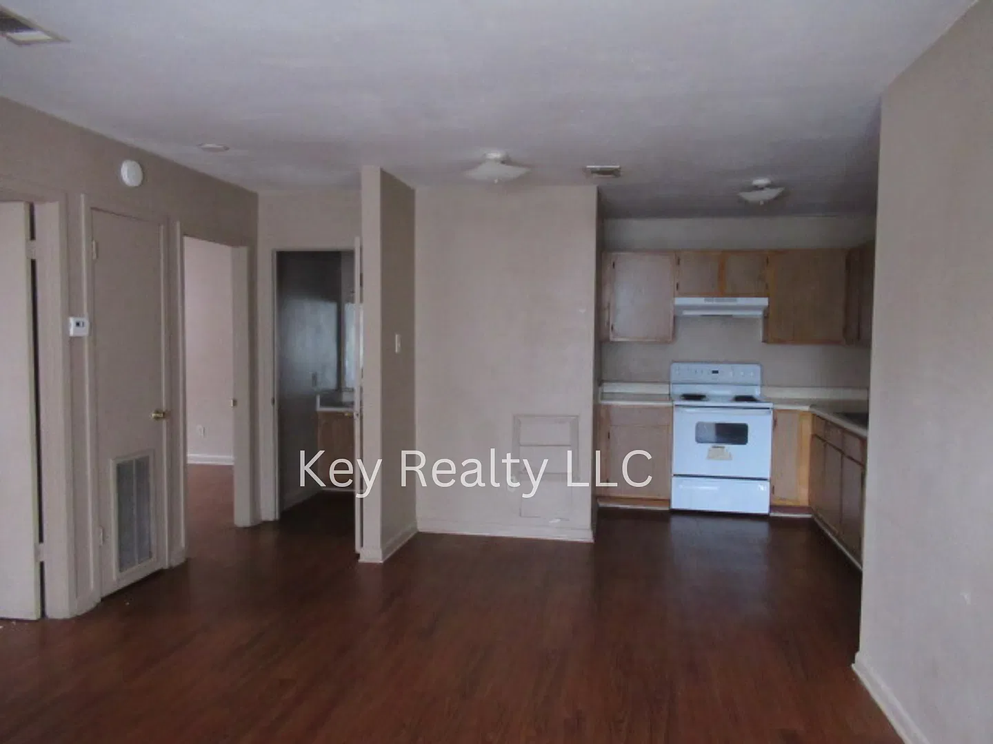 214 - C Lee St. - Pineville, on the corner of Sanders and Lee, Upstairs unit — Photo 2