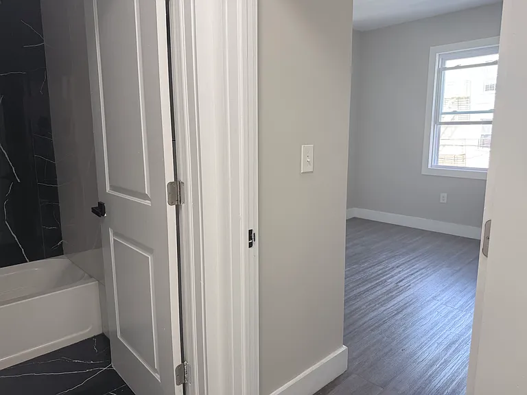494 S 18th St #3 — Photo 11