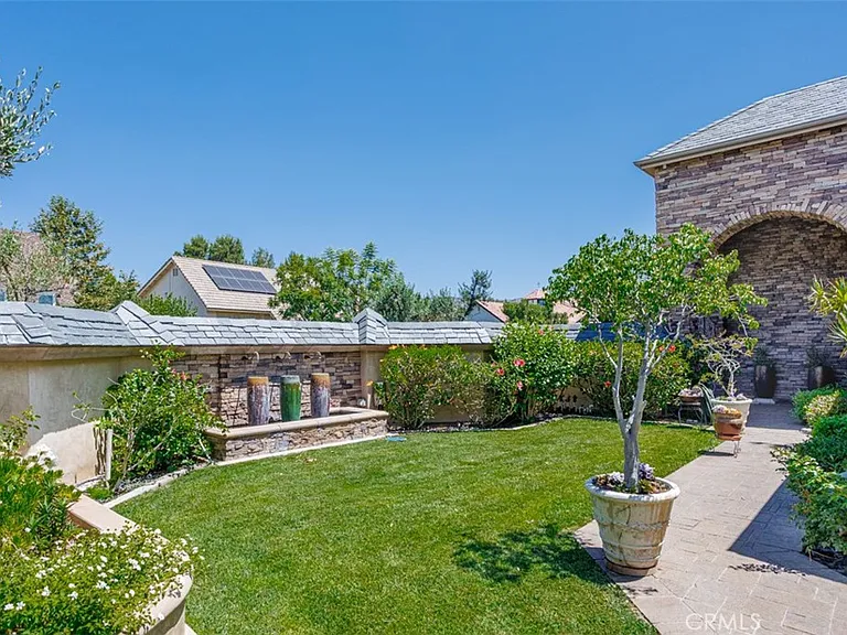 9772 Crestview Cir — Photo 16