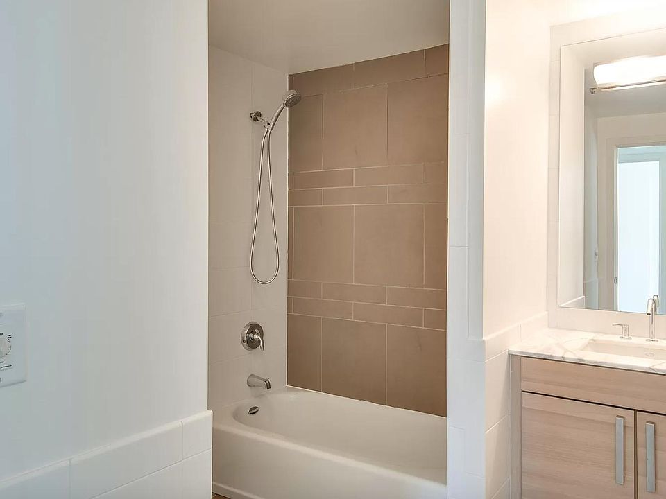 1st image of 555 4th St Unit 827