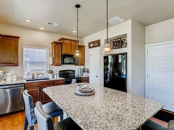 3rd image of 4300 Elegant St