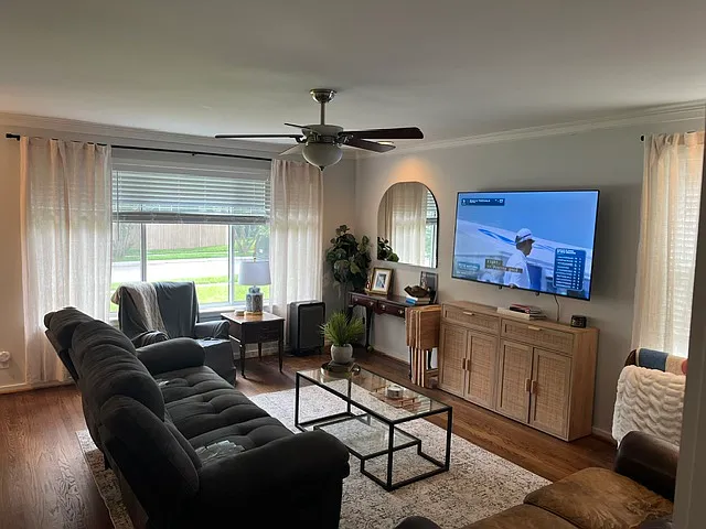 2140 Springhill St — Photo 3