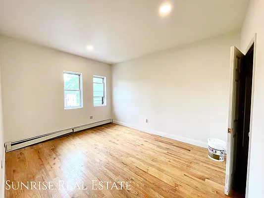 Rented by Sunrise Real Estate | media 53