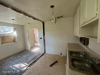 2nd image of 1280 WAINWRIGHT Drive