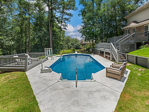 2nd image of 4940 Turnberry Ln