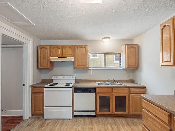4th image of 1622 Dora St