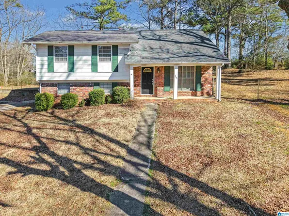 5601 Crestview Dr, Adamsville, AL 35005