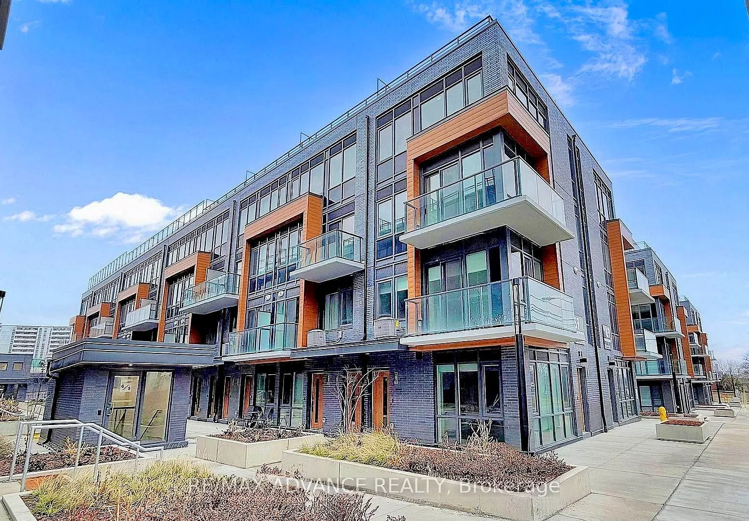 3 bed, $3,000 — Photo 1