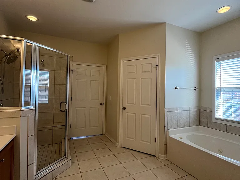 616 Marshtree Ln #301 — Photo 22
