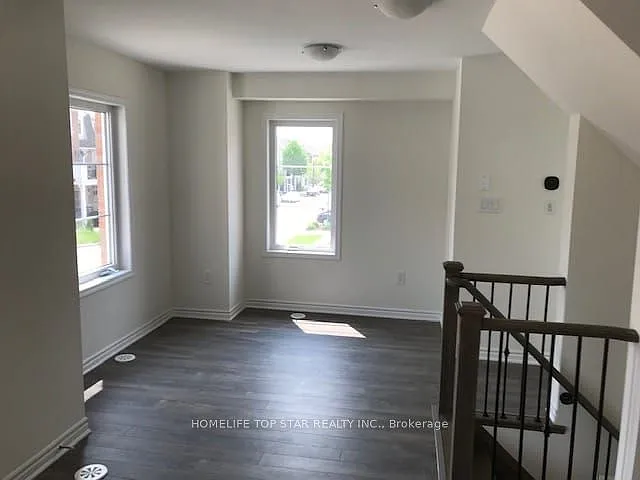34 Deans Dr — Photo 3