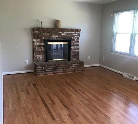 5th image of 242 Orchard Dr
