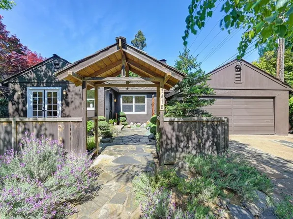 3410 Land Park Dr, Sacramento, CA 95818