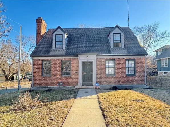 2249 E 69th Ter, Kansas City, MO 64132