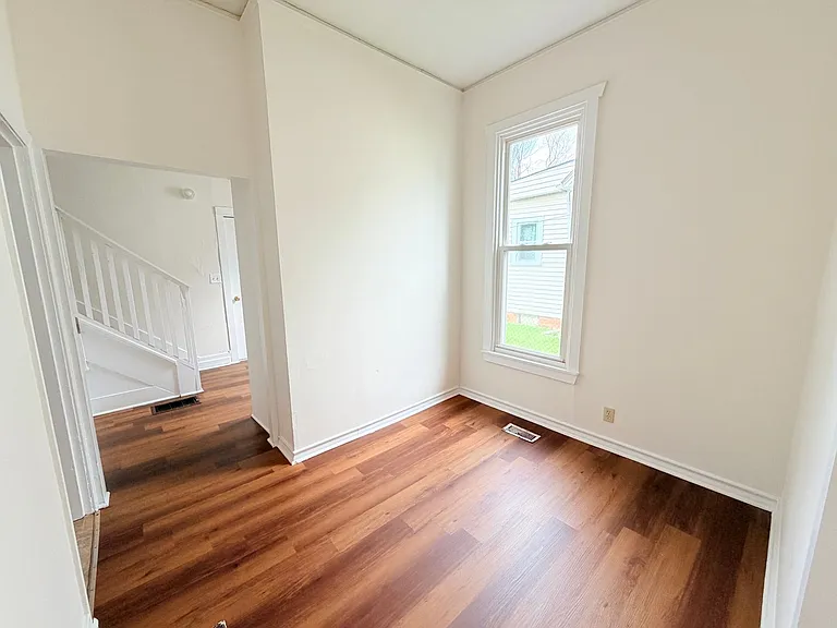 525 S West St — Photo 7