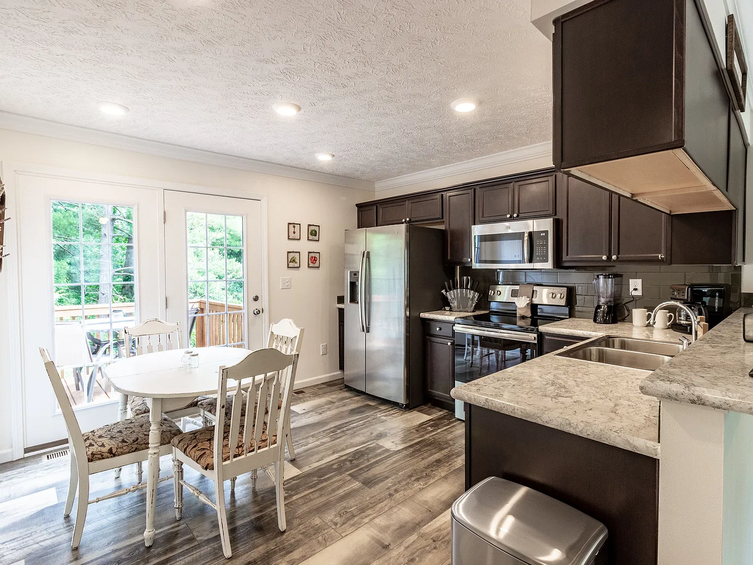 2 bed, 868 sqft, $2,000 — Photo 3