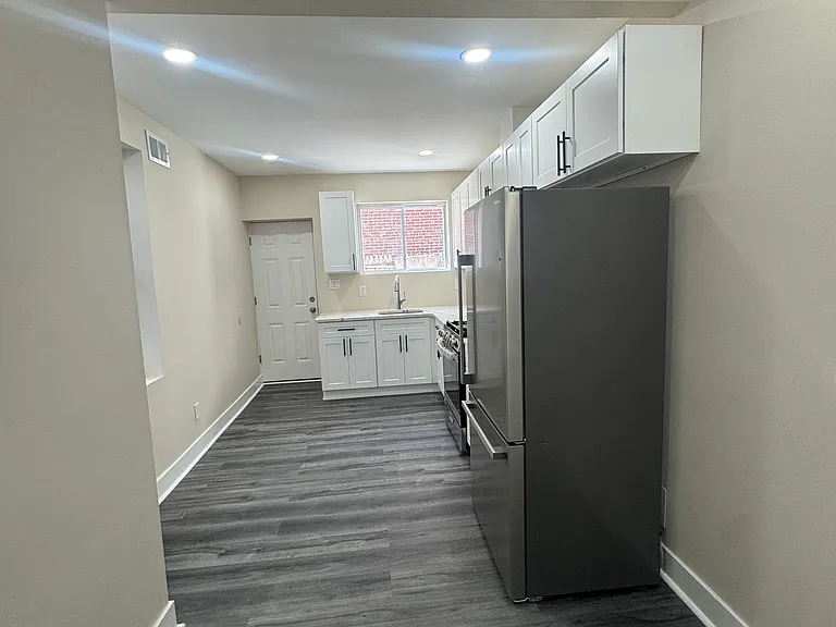 459 E High St — Photo 7