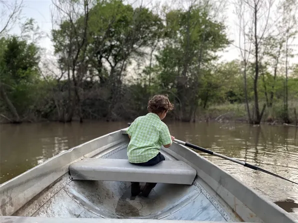 215 Twisted Will, Sunset, TX 76270