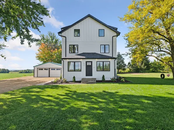 8822 267th St W, Lakeville, MN 55044