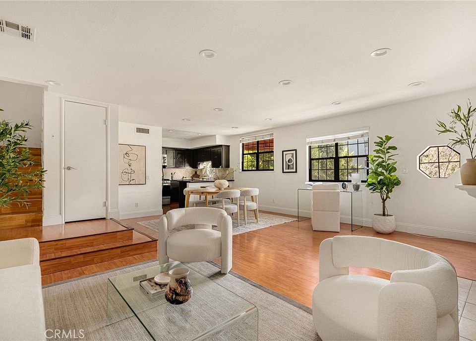 1st image of 698 S Berendo St APT 206