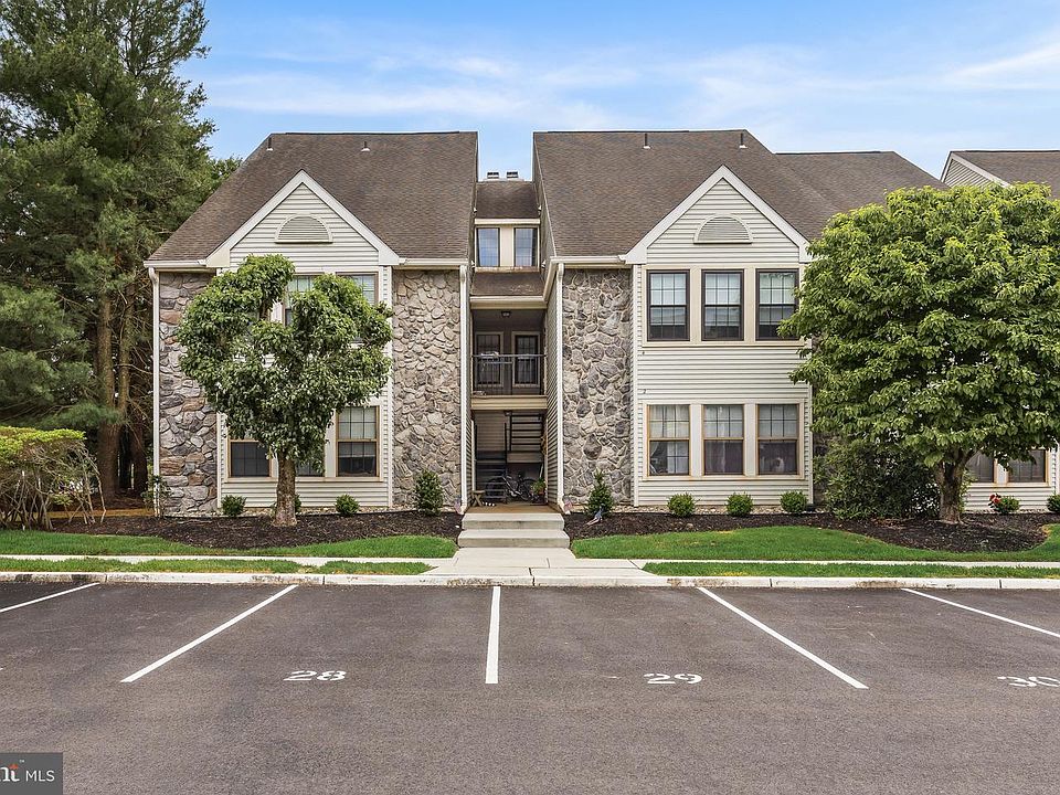 1st image of 3 Chelmsford Ct