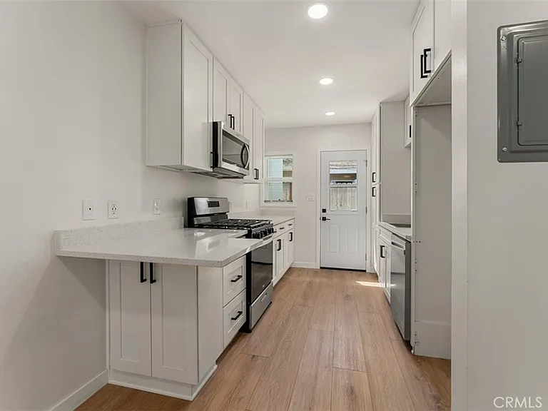 241 Costa Mesa St #B — Photo 6