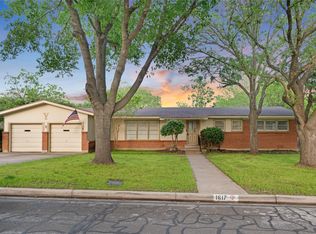 1617 Hilltop Dr, Waco, TX 76710